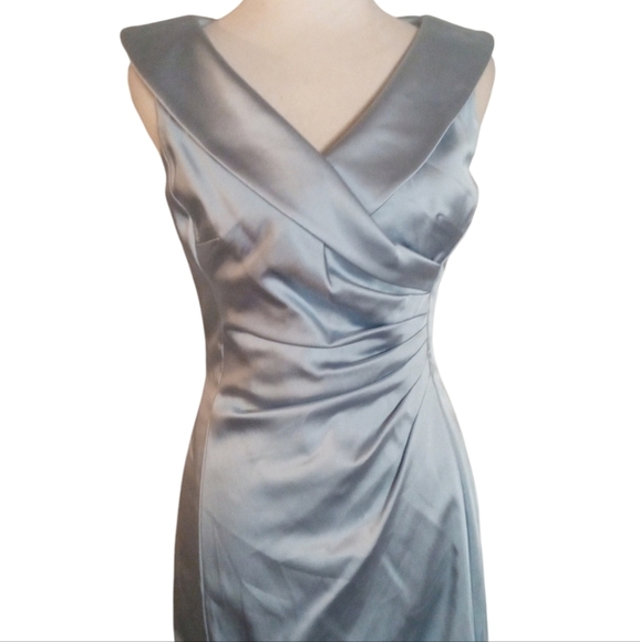 Tahari Powder Blue Collared Neckline Ruched Side Satin Cocktail Dress Size 2 - Picture 3 of 10